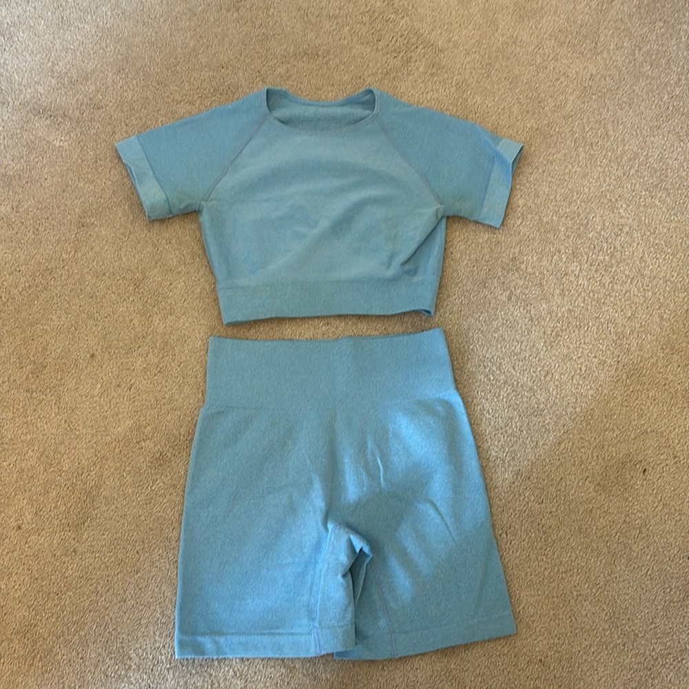 Beautiful blue workout set - top and bottom size Small